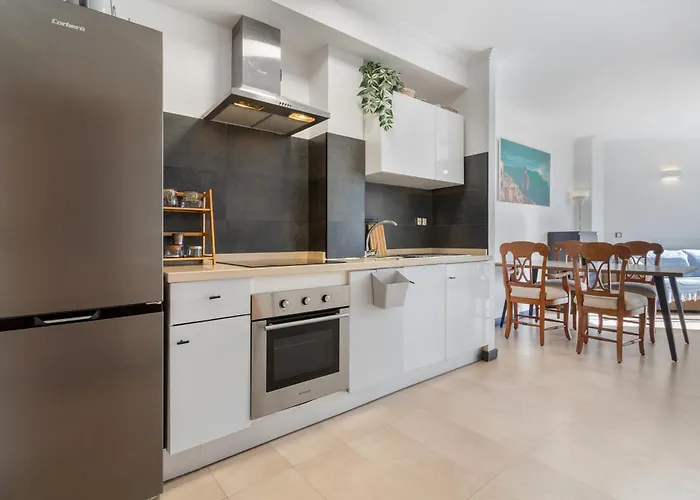 בית נופש Oceanfront With Pool