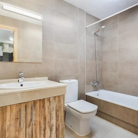 Oceanfront With Pool بيت للعطل Cotillo